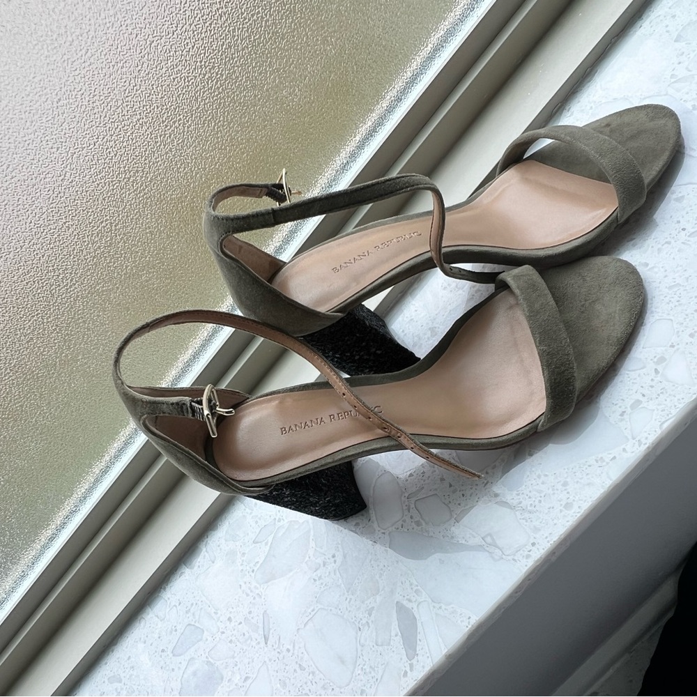 Banana Republic  High heels sandals size 5 in olive green suede